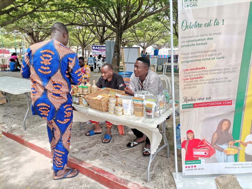 AlimentsBenin's tweet photo. C'est la dernière ligne droite à la Foire du #ConsommonsLocal à l’Étoile Rouge. 😔 

Venez nous visiter au stand 60 pour conclure cette foire en beauté et faire le plein de produits alimentaires locaux. 😍🇧🇯
📲+229 62995057
https://t.co/4vSyIvqXVw

#AlimentsBenin #ConsommonsBenin https://t.co/N5I5taJMU3
