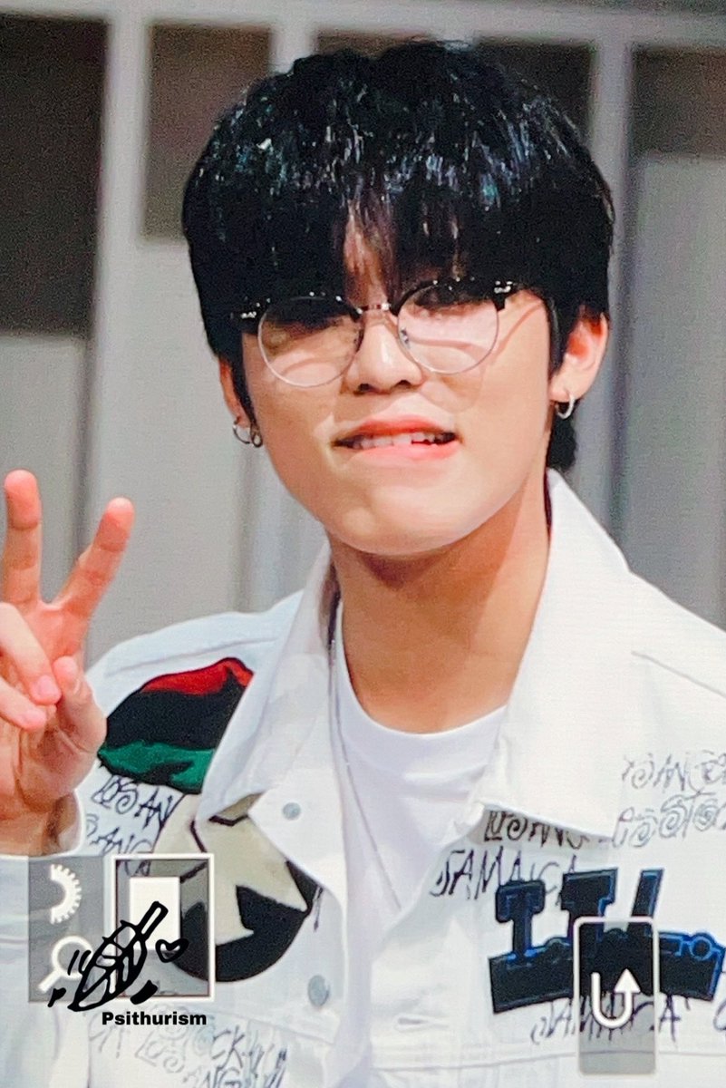 Psithurism0928's tweet photo. 221016<pre>✌🏼
#트레저    #TREASURE    #박정우 #PARKJEONGWOO https://t.co/RyeyX5rGWO