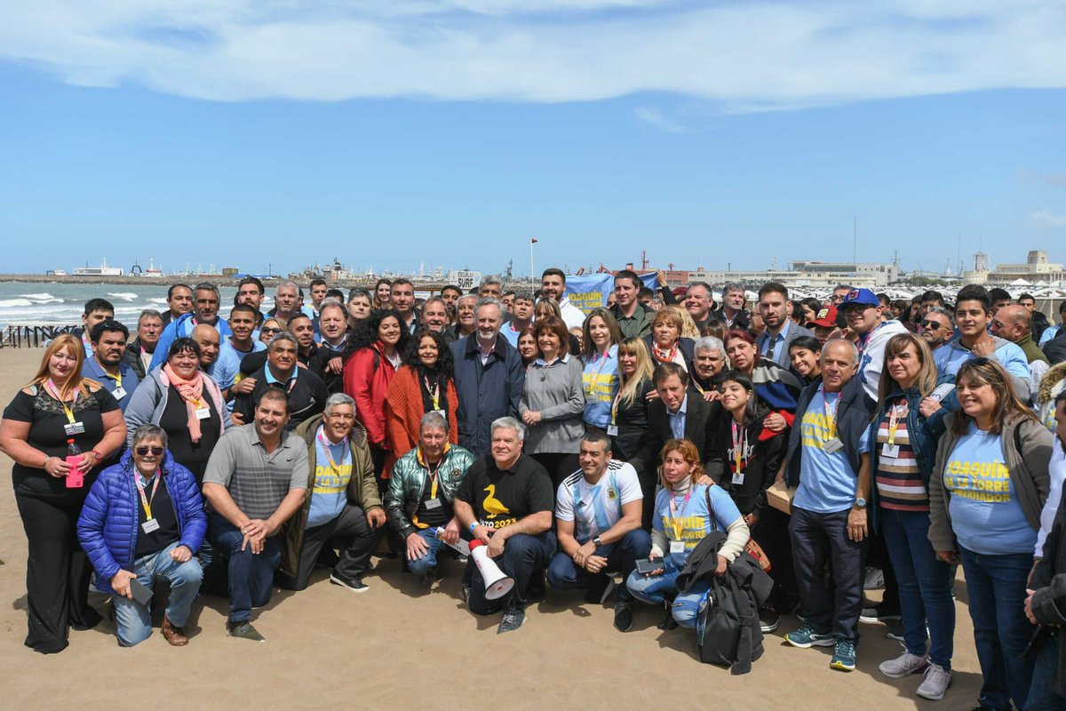 sanAmbrosio1's tweet photo. San Miguel acompañando a nuestro futuro Gobernador @delatorrej 
En #MarDelPlata más de 500 militantes dispuestos a llevar a
#Joquin al triunfo. 

Es nuestro Candidato!!!
Por que nos enseño el compromiso y el coraje que se necesita para poder luchar  por una  Provincia Mejor !!! https://t.co/lYWh7AoMej