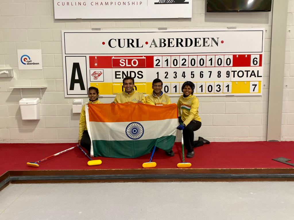 worldcurling's tweet photo. Many congratulations, Team India 🇮🇳, on winning your country's first World Curling game at the World Mixed Curling Championship 2022!

Way to go! 👏👏👏

📸: WCF / Laura Mutch

#WMxCC2022 #Curling https://t.co/OQDjaFSG6f