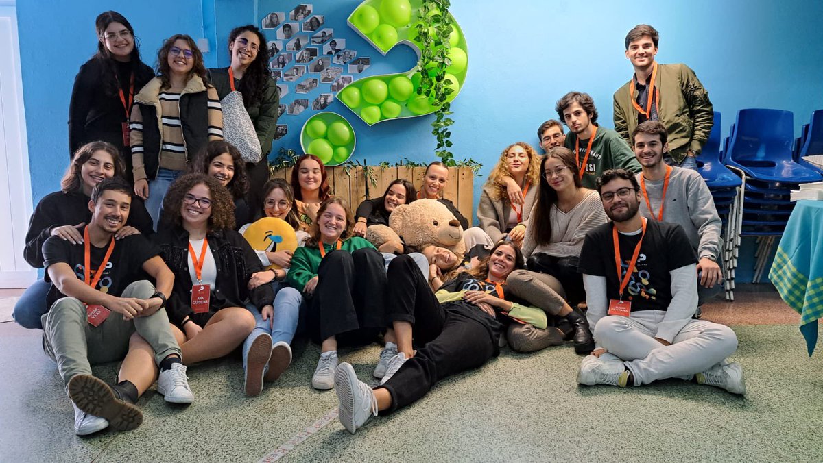 paroquiasvictor's tweet photo. Alpha Jovens - 3.a sessão. Esta manhã foi assim! #AlphaJovens #TentaAlpha #paroquiasaovictor #espiritosanto https://t.co/jXI8Tinuc8