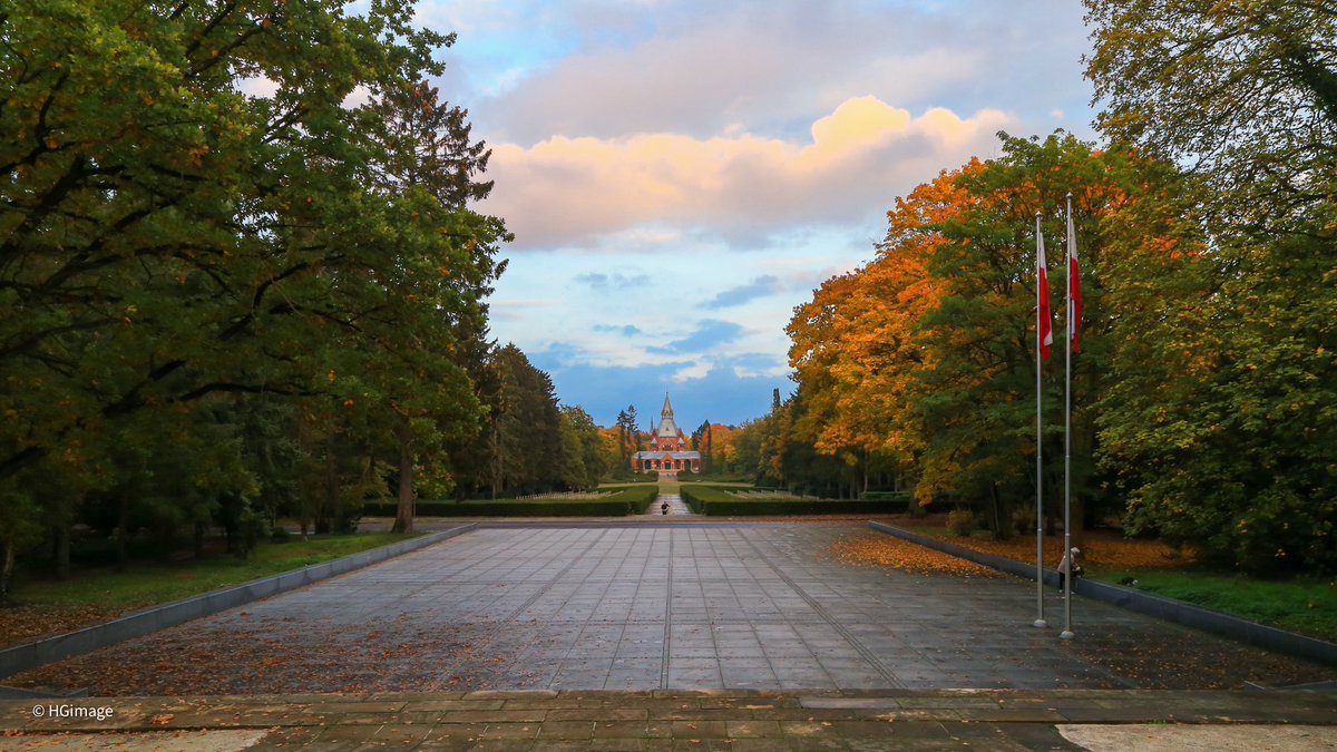 HGimage_'s tweet photo. Autumn Colours 

#AutumnVibes #Poland #colors https://t.co/86gbw0CyvM
