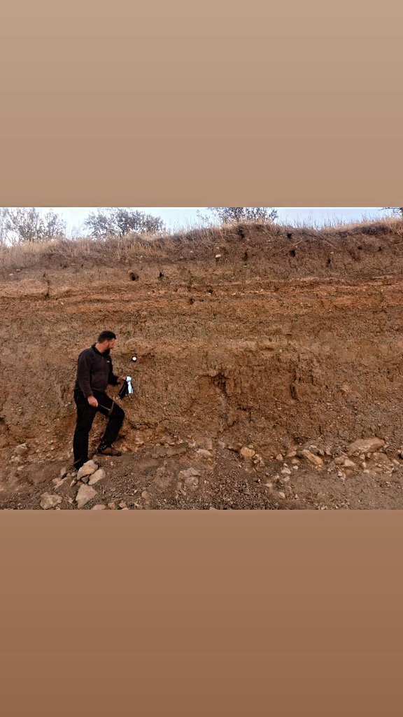 josuaran's tweet photo. Sampling fluvial/tufa deposits in Wadi Kharaysin, #Jordan, for #OSLdating. @Miren_delVal we will need you help! @EnekoIriarte #palaeoenvironments #palynology #Neolithic @PKharaysin @UBUinvestiga @Letrak_EHU https://t.co/BOVa6zclKV