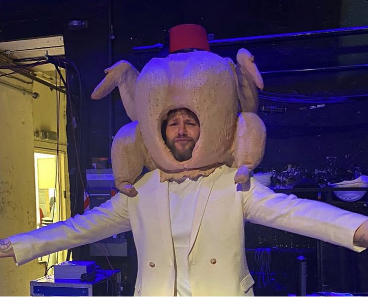 TeamJaybird's tweet image. “ A Wonderful 3 performances in Bath with guests star @JayMcGuiness we’re glad you came “ Pictures on @FriendsicalLive Instagram ( ©️ Friendsical Live Instagram: FriendsicalLive ) instagram.com/p/Cjxk2XJoyVW/…