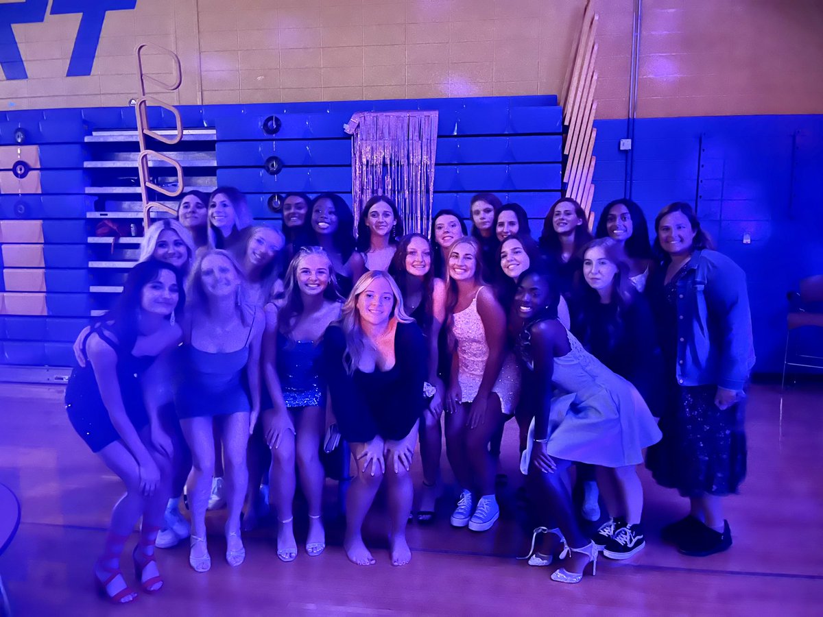 The Lady Hawks take on HoCo! 💃🏼 🪩