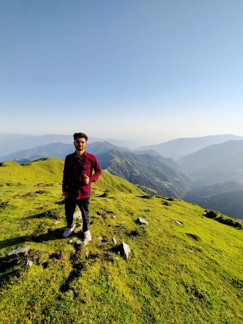 VinodVision's tweet photo. ज़िन्दगी की तरह ये वादिया भी कितनी हसीन है , आसमान नीला और जमीन रंगीन है
Details Video https://t.co/YsPNZi8fgR

#HimachalPradesh #himachal #NaturePhotography #NatureBeauty #mountains #trekking @hp_tourism @incredibleindia https://t.co/LG1NRS2QyE