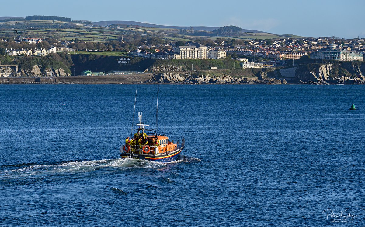 manxscenes's tweet photo. Douglas Lifeboat 12-12 'RNLB Marine Engineer' launched on exercise this fine Sunday morning 🇮🇲 #isleoman #iom #douglaslifeboat #rnlb #iomstory #manxscenes #marineengineer #lifeboats https://t.co/Zsba5Pgz5o