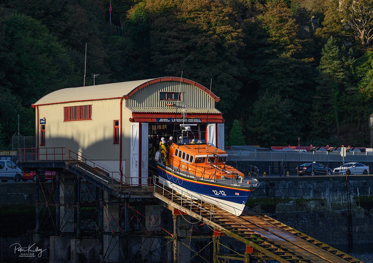 manxscenes's tweet photo. Douglas Lifeboat 12-12 'RNLB Marine Engineer' launched on exercise this fine Sunday morning 🇮🇲 #isleoman #iom #douglaslifeboat #rnlb #iomstory #manxscenes #marineengineer #lifeboats https://t.co/Zsba5Pgz5o