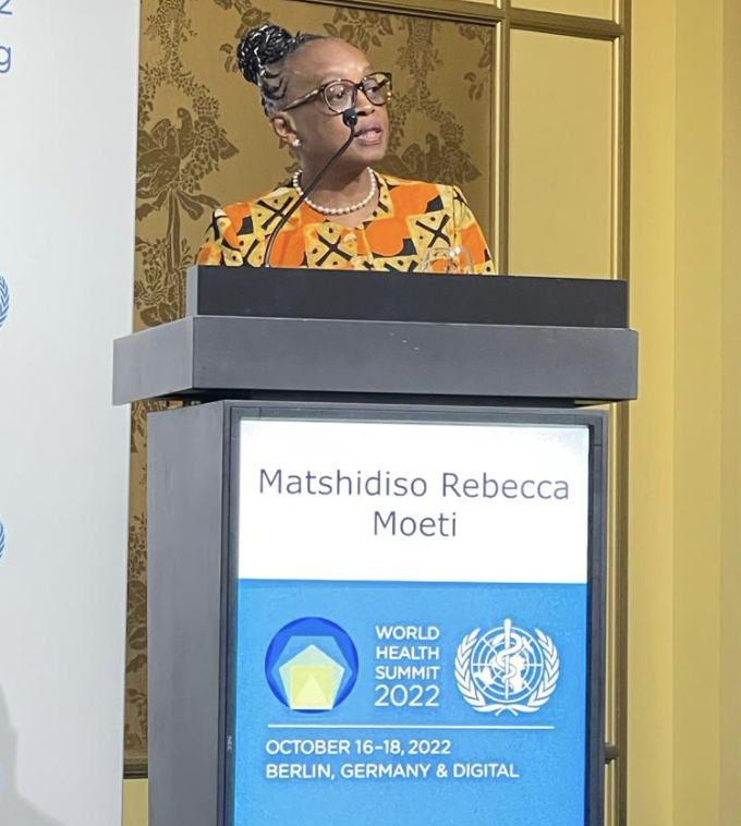 At #WHS2022, Dr @MoetiTshidi delivered address ahead of panel discussion on the growing global shortage of health workers. “Safeguarding Africa’s health systems depends on improved domestic investment in recruiting, training & most importantly, retaining our health care workers”