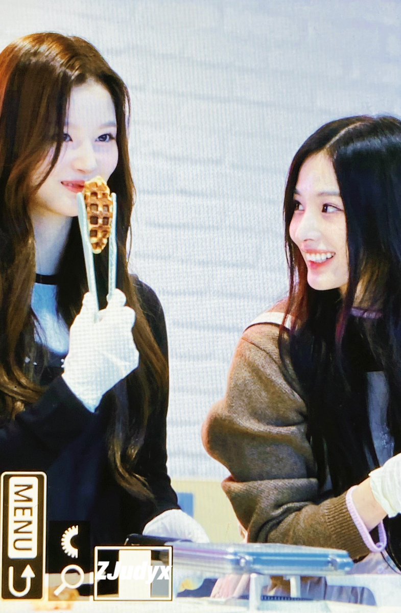 ZJudyx's tweet photo. 221016

#NMIXX #엔믹스 #SULLYOON #설윤 #JINNI #지니 https://t.co/MnnkVjQWgS