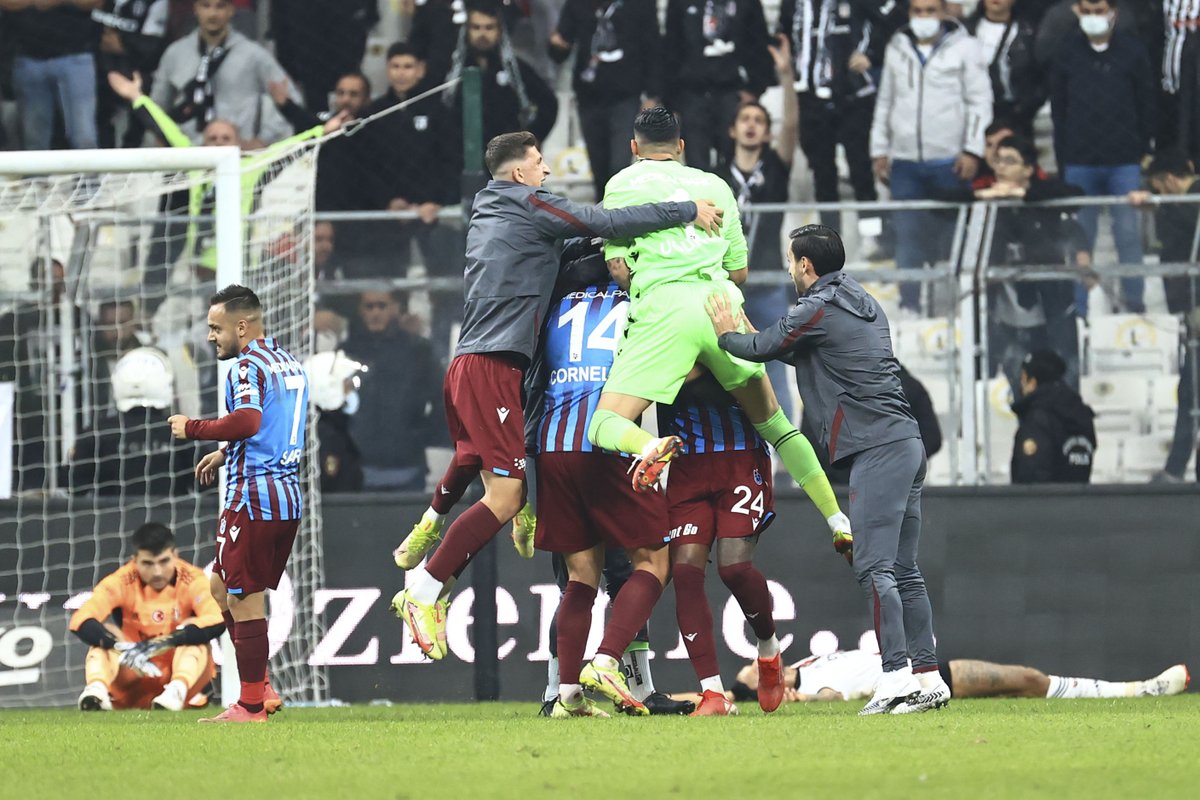 Beşiktaş 16-17 sezonundan bu yana evinde Trabzonspor'u mağlup edemiyor!

16-17 | Beşiktaş 2-1 Trabzonspor
17-18 | Beşiktaş 2-2 Trabzonspor
18-19 | Beşiktaş 2-2 Trabzonspor
19-20 | Beşiktaş 2-2 Trabzonspor
20-21 | Beşiktaş 1-2 Trabzonspor
21-22 | Beşiktaş 1-2 Trabzonspor