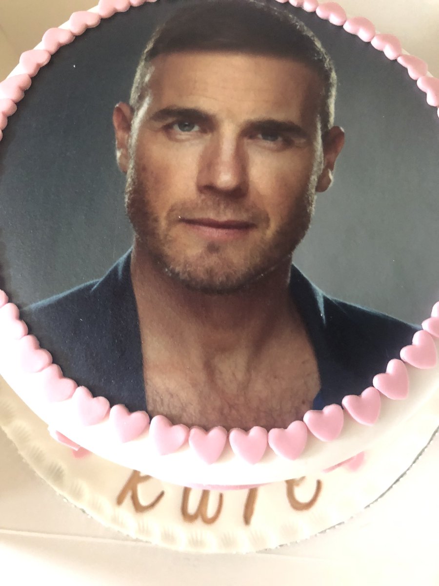 KatePatient's tweet image. Not bad turning 37 @GaryBarlow sorry gonna have to eat your face later 😂😂