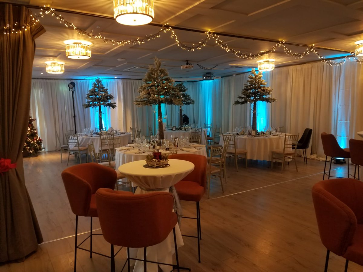 wgicovered's tweet photo. Wonderful Winter centerpieces 💙 https://t.co/bpwbY9llJ2
