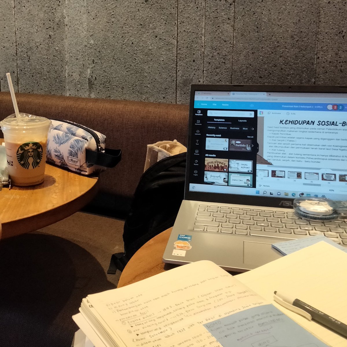 alenaceous's tweet photo. 16/10/22 - #studytwt
huhu first progress in 10th grade 😯 hari ini belajar sejarah indo karna besok ada test. bro im so nervous the materials are too lot especially for my tiny brain. manifest dapet di atas kkm dehhh https://t.co/QuXSfbP3jL