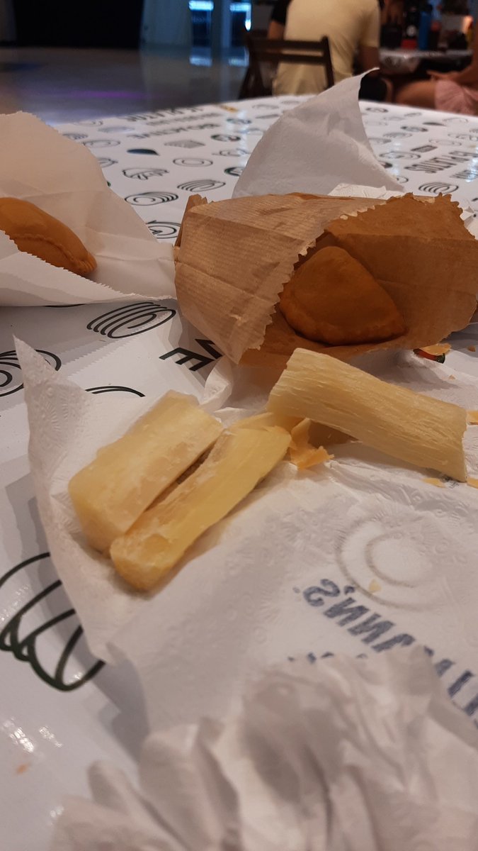 Edpunk_nu's tweet photo. Que buena está la @expanadapy ojalá se haga cada año en serio... hay cosas para hacer, conoces locales que ni idea tenías, hay shows. Todo está digamos que "dentro del rango de precios" https://t.co/sXnghQAxv0