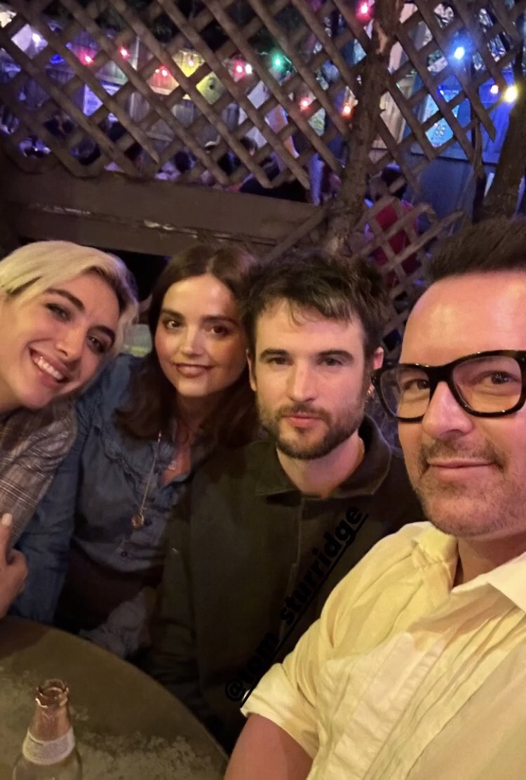 RosaLynaLerman's tweet photo. we are so well fed today. i'm crying
#morphanna #constantdream #thesandman #renewsandman https://t.co/J0NRGZSzeQ