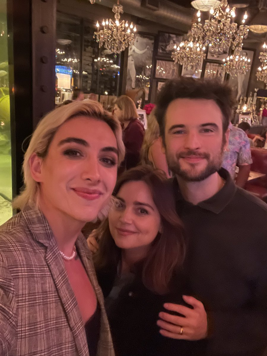 RosaLynaLerman's tweet photo. we are so well fed today. i'm crying
#morphanna #constantdream #thesandman #renewsandman https://t.co/J0NRGZSzeQ