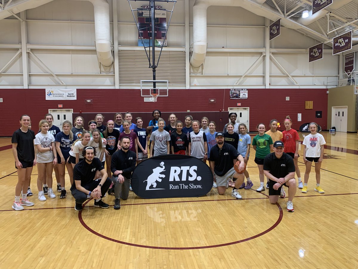 TheAbner's tweet photo. That’s a wrap for the 6-8 grade session. Serious talent in the gym. The RTS guys are outstanding! ⁦@The_Blast_AAU⁩ ⁦@Coach_Weber⁩ ⁦@BlueAcesBball⁩ https://t.co/qfVwDfwoQA