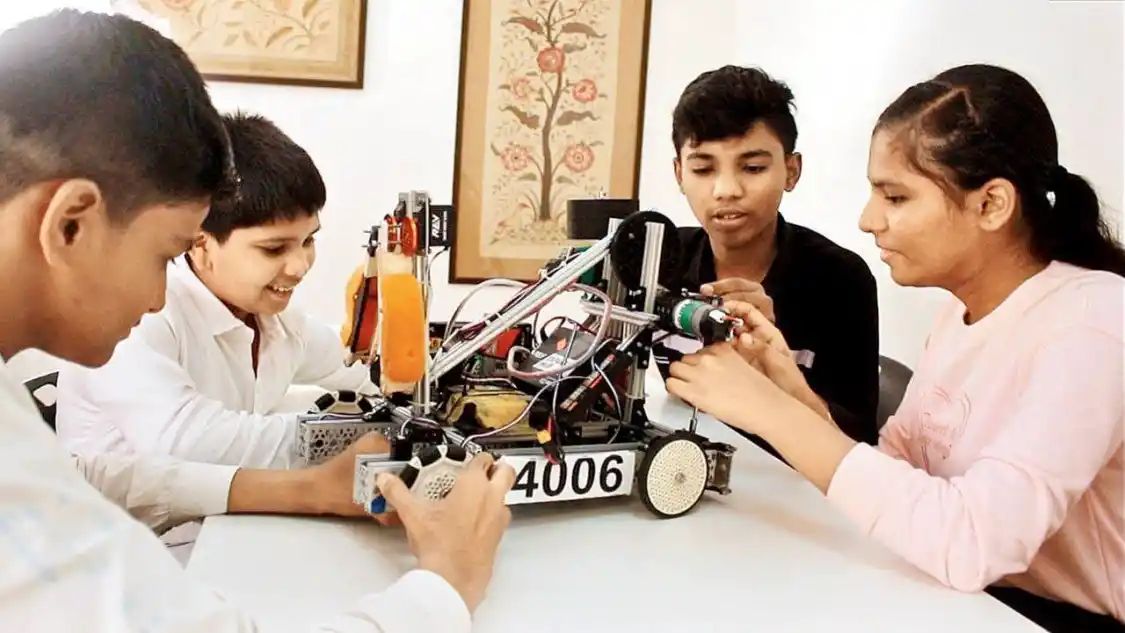 robotics4india's tweet photo. These four teens will compete at a global robotics challenge
#robotics #globalroboticschallenge
#roboticschallenge #roboticsindia #roboticsnews https://t.co/wmZN4Ydavw