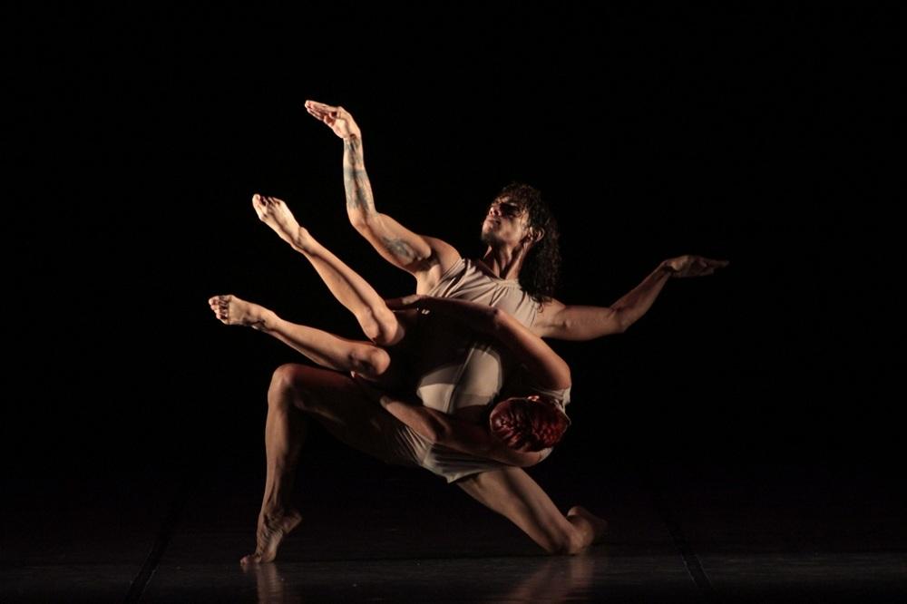 LaJiribilla's tweet photo. "#Codanza me abrió los ojos y los sentidos, por primera vez, a la #danzacontemporánea, a las expresiones del cuerpo en la escena (...)"
Lee aquí el artículo completo 👇
https://t.co/hGbm1PE6yI
#Cuba #CubaEsCultura https://t.co/09AKC30Mez