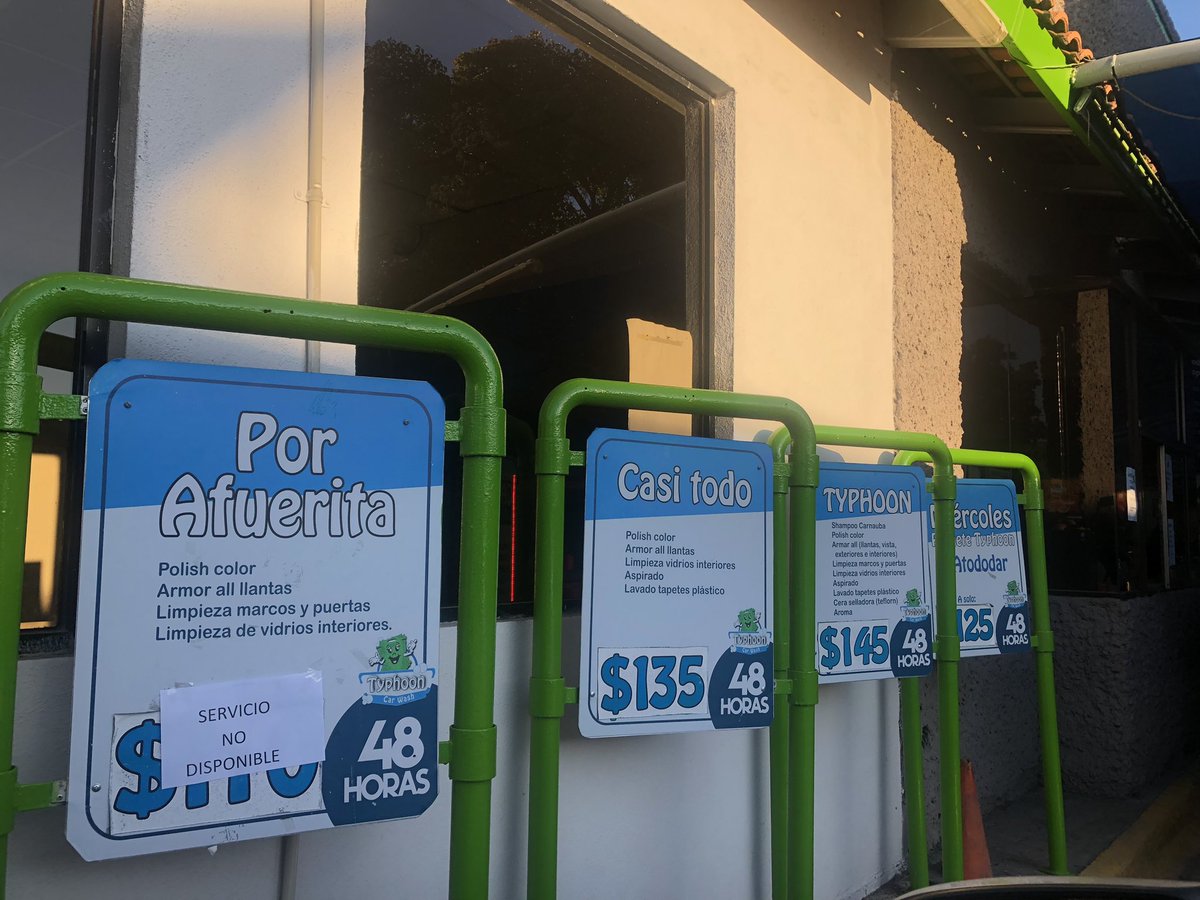 Desde temprano haciendo fila en <a href="/typhooncarwash/">typhoon Car wash</a> para dejar brillando al poderoso #Saltillo