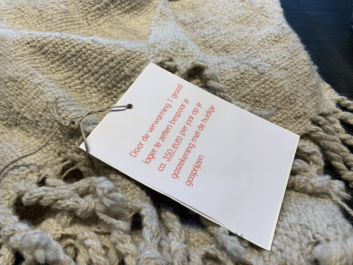 dorinevdbeukel's tweet photo. #Pleed met #wol op het Warmtecafé van @WarmHeeg in Café De Watersport #Heeg en de energiecoach van @SWFryslan https://t.co/KN7J5Oizg1