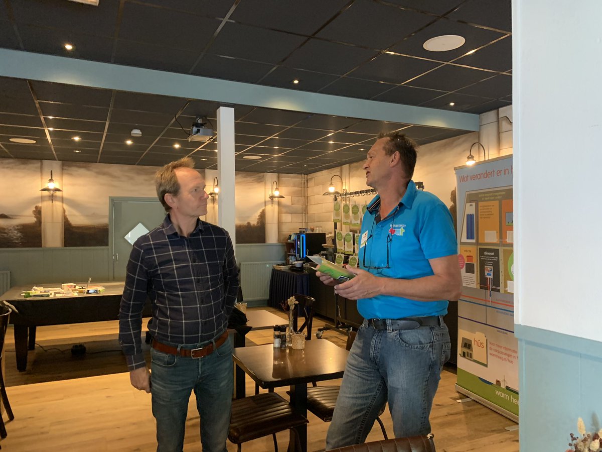 dorinevdbeukel's tweet photo. #Pleed met #wol op het Warmtecafé van @WarmHeeg in Café De Watersport #Heeg en de energiecoach van @SWFryslan https://t.co/KN7J5Oizg1