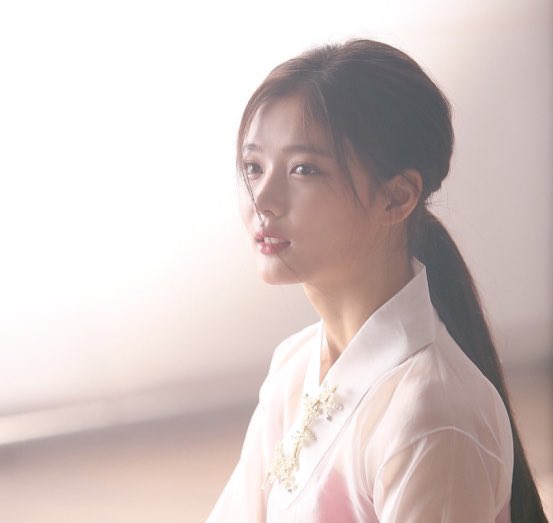 데이 tweet media