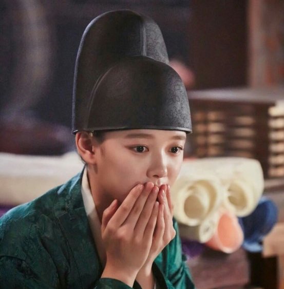 데이 tweet media