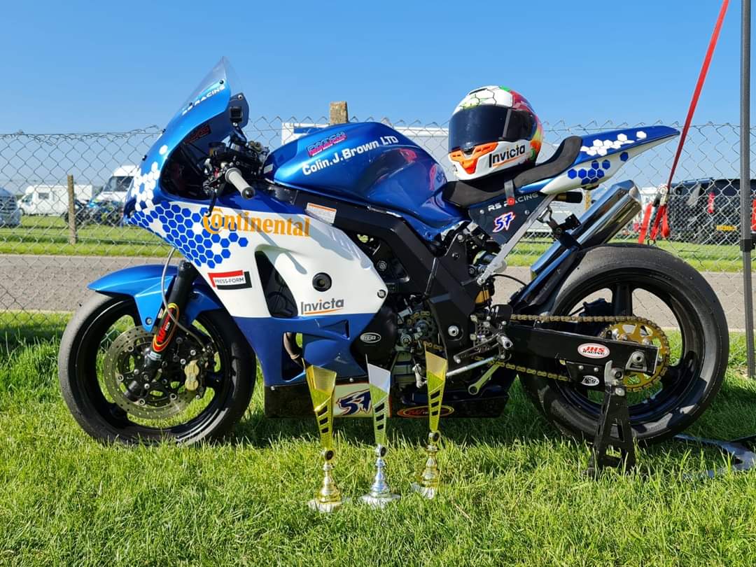 PatchRacing's tweet image. 🏁 HE DONE IT 🏁 

congratulations to @rsracing57 on becoming @thundercomgb @thundersportgb GP2 Supertwins Champion 2022!! 

@ContiUK 

#ThundersportGP2SupertwinChampion2022