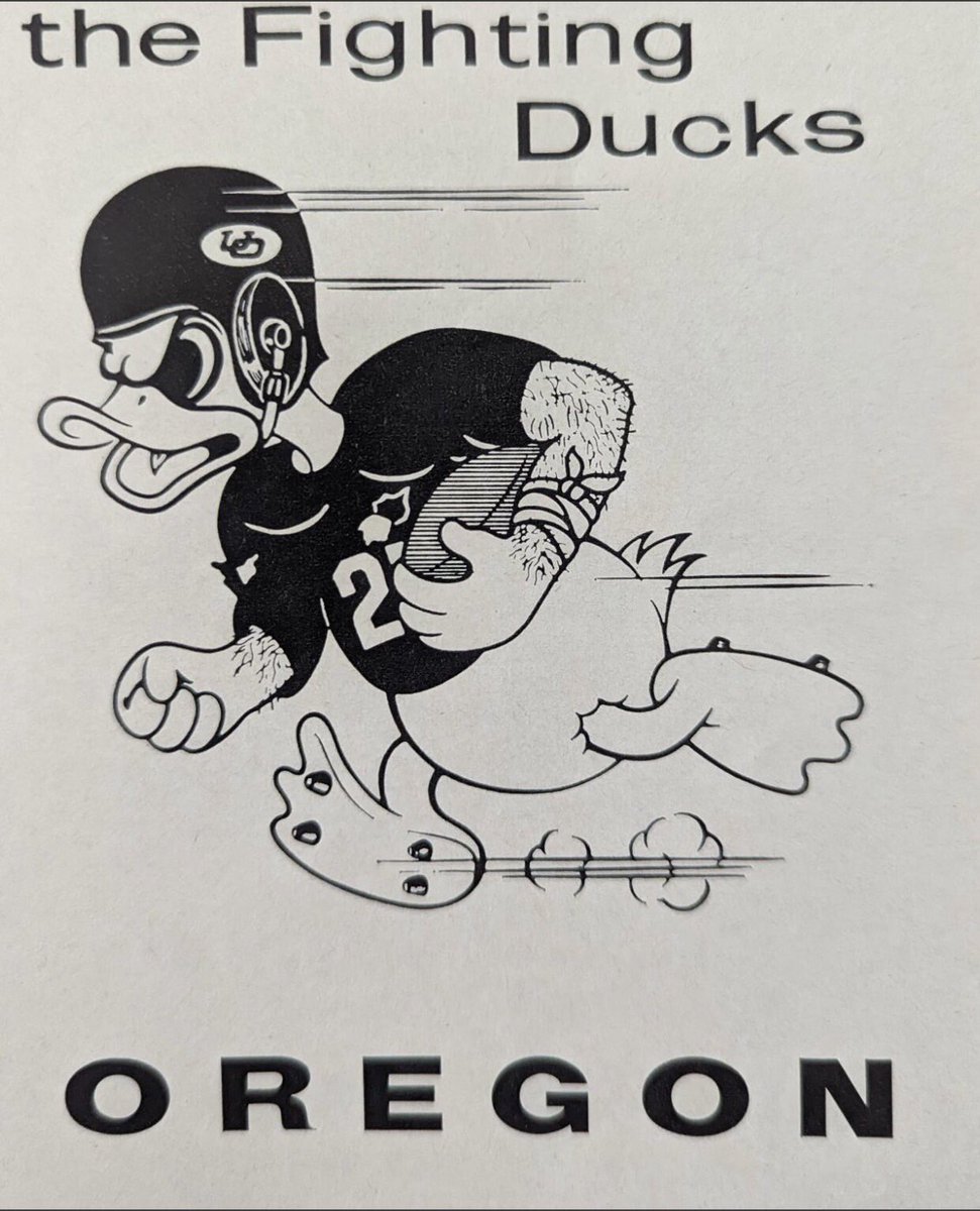 rainsworth10's tweet photo. So how many USC & UTAH supporters will be pulling for the Ducks Saturday? #GoDucks #stampoutcancer 💚🦆💛✅ https://t.co/QgHk7K0ZtL