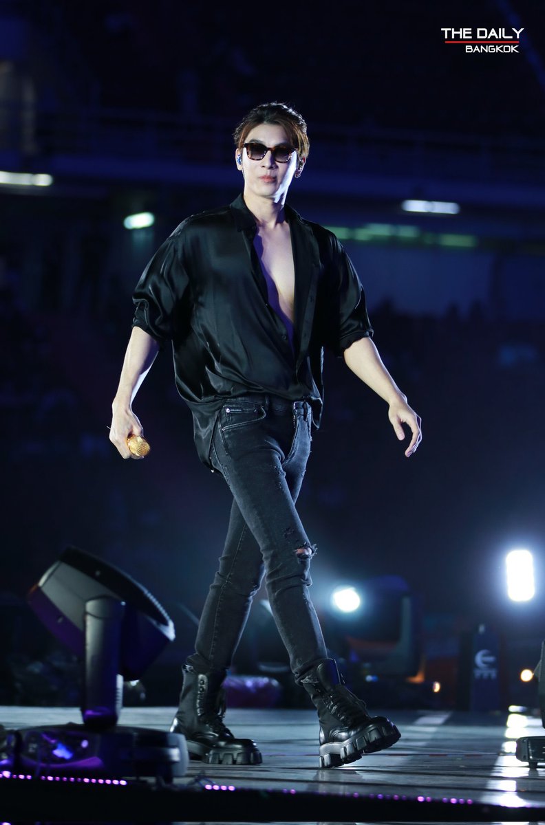 MS_MetricUpdate's tweet photo. If he walks like this in front of me, I won't be surprised if I wake up in a hospital. 

I tell you HE IS THE MAIN CHARACTER 

OCTOPOP X MSS

#มิวกะหมึกเดือนสิบ
@MSuppasit https://t.co/bsafMP3yFA