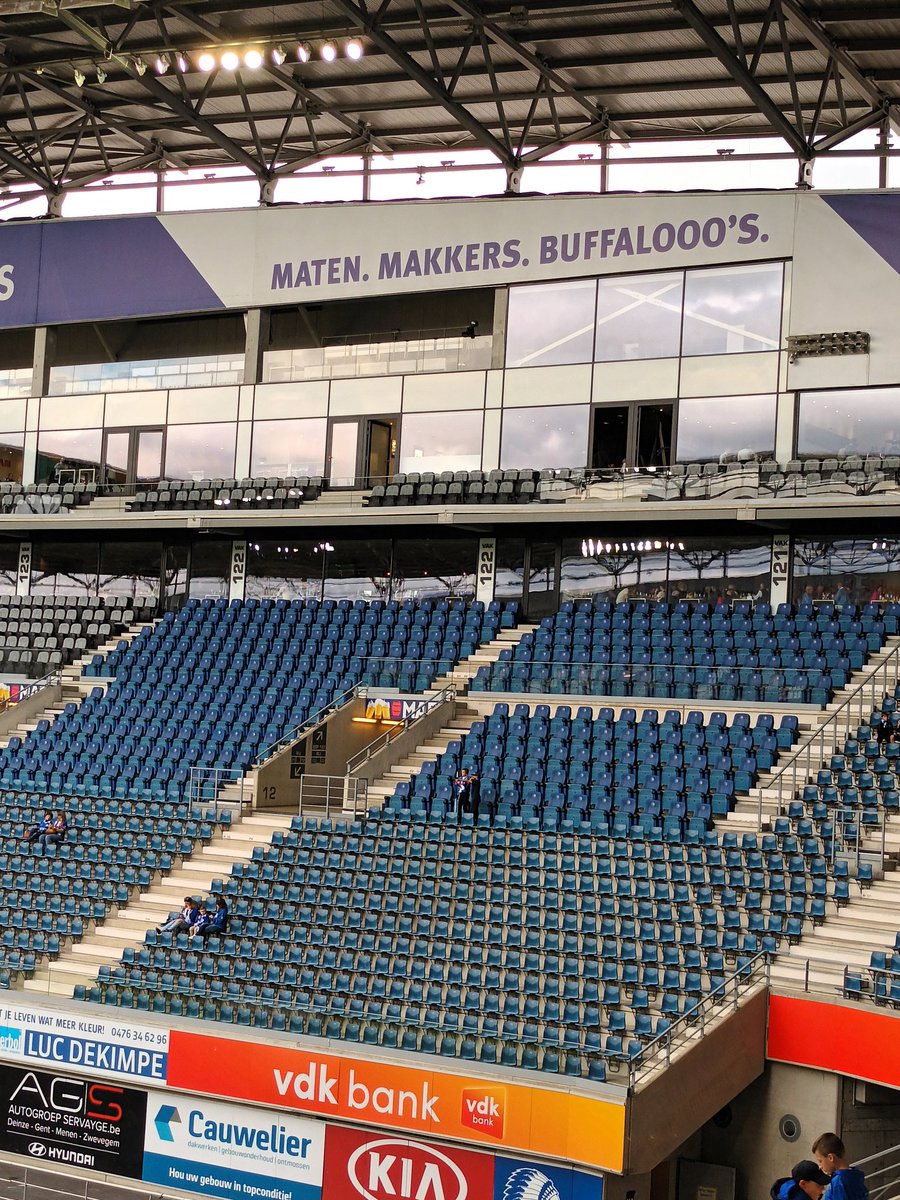 nick19754's tweet photo. @AAGentNews first time belgian football, beautifull stadion Ghelamco https://t.co/6695eHTOsR