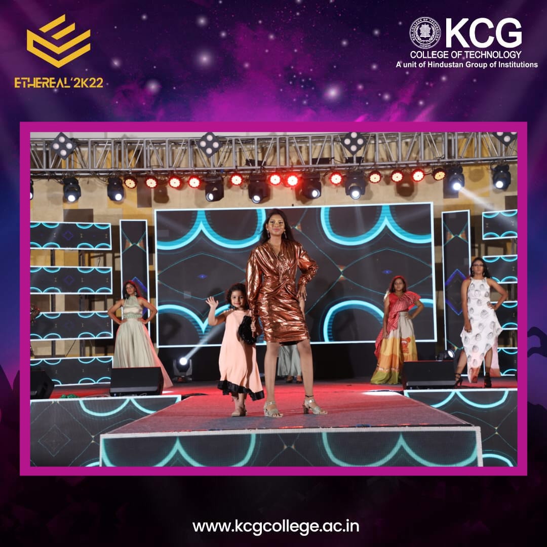KCGtechnology's tweet photo. It was a starry evening at the Ramp Walk event at KCG Ethereal 2K22. Glimpse of Host Performance along with Kids from Hindustan International School
#fashionwalk #rampwalk #ramp #fashionstyle #KCGCollege #KCGEthereal #ethereal #Ethereal2K22 #KCG25 #Collegeculturals #Chennai https://t.co/kXTpaT3o18