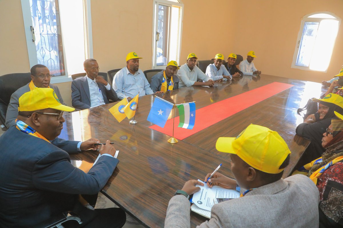 Plstatehouse's tweet photo. 3/3 Dowladda #Puntland waxaa ka go’an Sidii awooda loogu dhoweyn lahaa Shacabka oo ay usoo dooran lahaayeen dadka metelaya, Dorashada qof &amp;  cod oo hore uga dhacday #Qardho, #Eyl &amp;  #Ufeyn ayaa wejiga labaad hadda la qorsheynaya in ay ka dhacdo 37 degmo oo ay soogudbisay @MOIFAD https://t.co/HMt70iBMNu