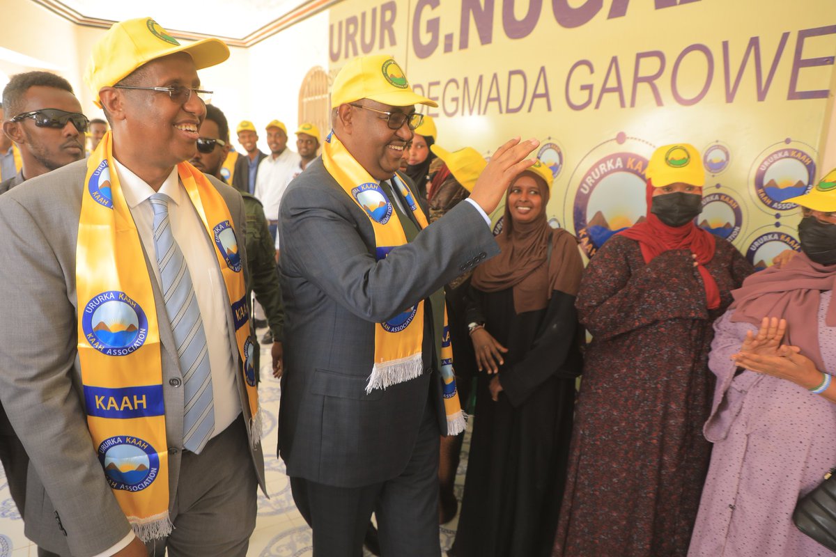 Plstatehouse's tweet photo. 3/3 Dowladda #Puntland waxaa ka go’an Sidii awooda loogu dhoweyn lahaa Shacabka oo ay usoo dooran lahaayeen dadka metelaya, Dorashada qof &amp;  cod oo hore uga dhacday #Qardho, #Eyl &amp;  #Ufeyn ayaa wejiga labaad hadda la qorsheynaya in ay ka dhacdo 37 degmo oo ay soogudbisay @MOIFAD https://t.co/HMt70iBMNu