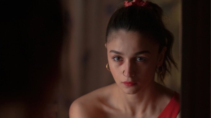 softiealiaa's tweet photo. darlings ( 2022 ) 💌
#BADRU : one of her finest performances ever , and ofc her first film as a producer , choosing this script & giving chance to a newcomer like jasmeet was such a brave decision!! 💌 loved badru , one of my favs im still obsessed w her! I loves you <3 💌🤍 https://t.co/q3P5HwQFDW