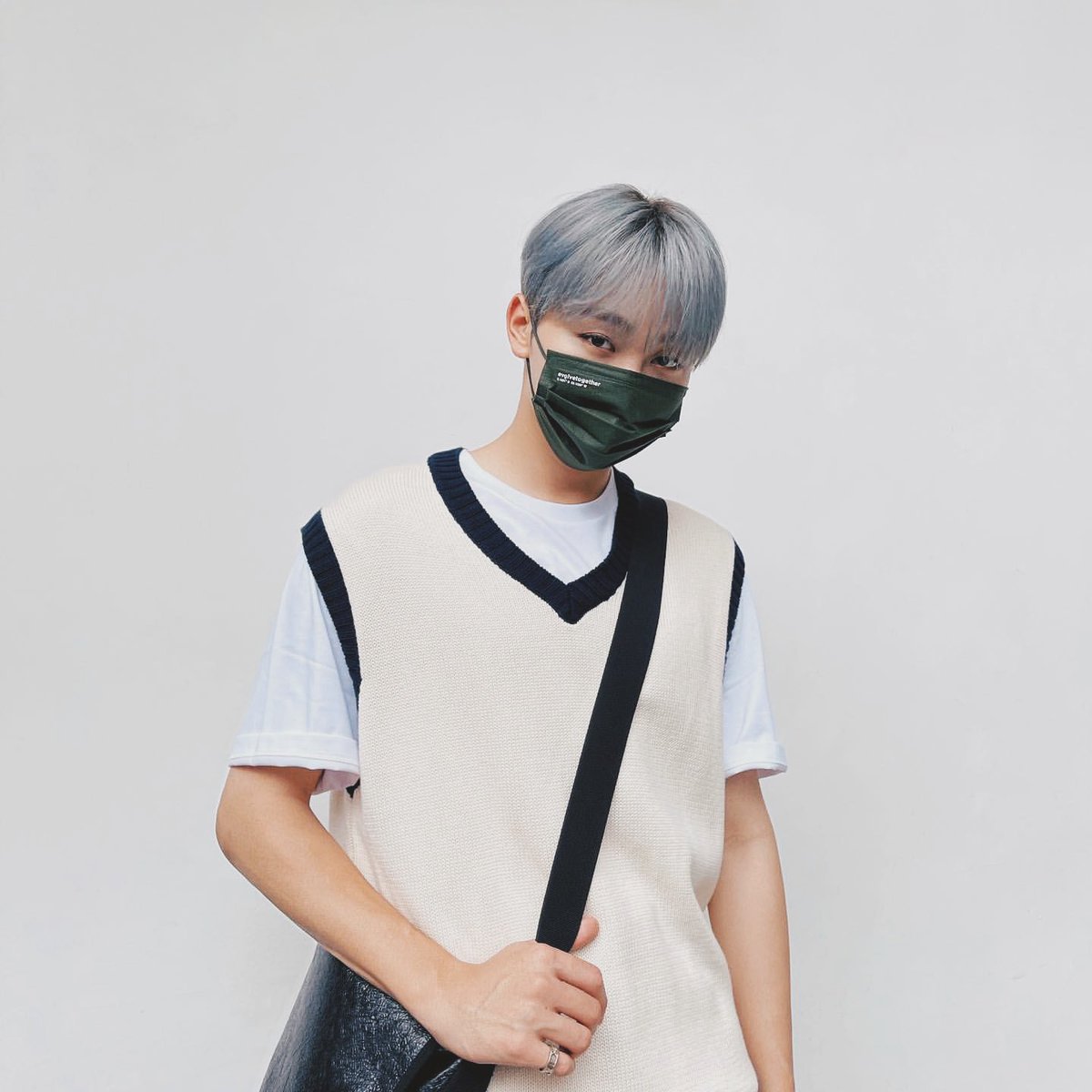 nrfjagn's tweet photo. ✨✨너 너 여기 hello 👋✨✨

#CaratSelcaDay #CSD #Seungkwan #SEVENTEEN #세븐틴 @pledis_17 https://t.co/1LmbUePxMZ