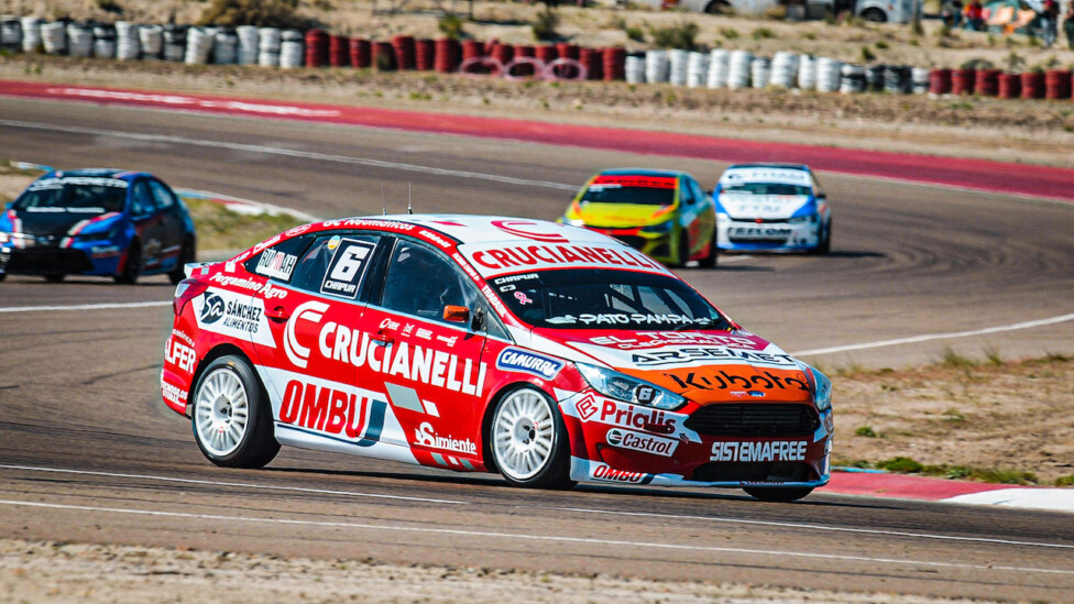 AleLezcano's tweet photo. #TNenTrelew Final de la 2da serie de Clase 3.

Ganó "Metralleta" @FacuChapur en 8m 27s 600 y se asegura la primera fila en la final de @prensatn en la Patagonia Argentina.

 @EverFranetovich y @jeronimoteti escoltaron al cordobés.

Lo contamos todo por @radiogolsantafe https://t.co/hYAHRb67qQ