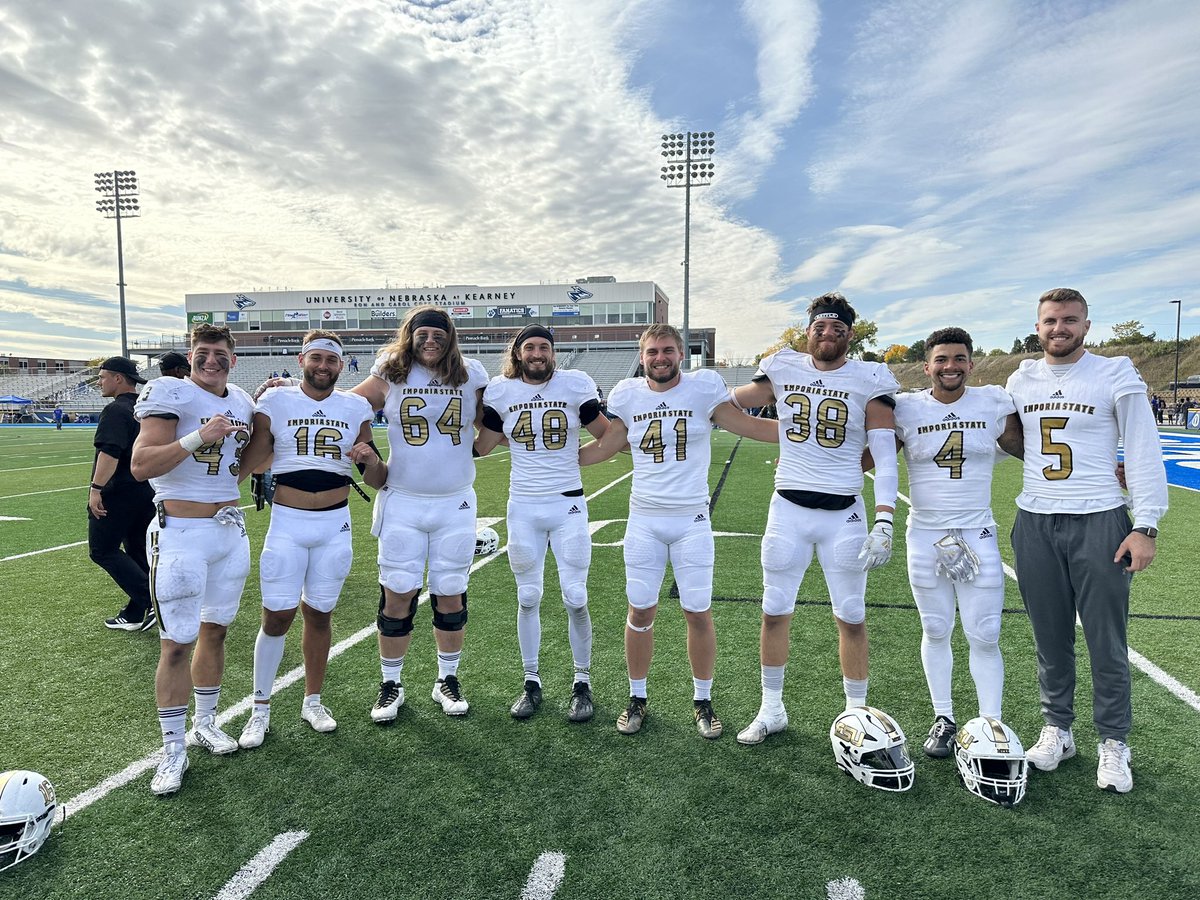 Great win Saturday for <a href="/esuhornetsfb/">ESU Hornet Football</a> and these 6th yr seniors!  #2017Recruits 🐝⬆️🏈. Fun to watch these guys over the past 6 yrs!
