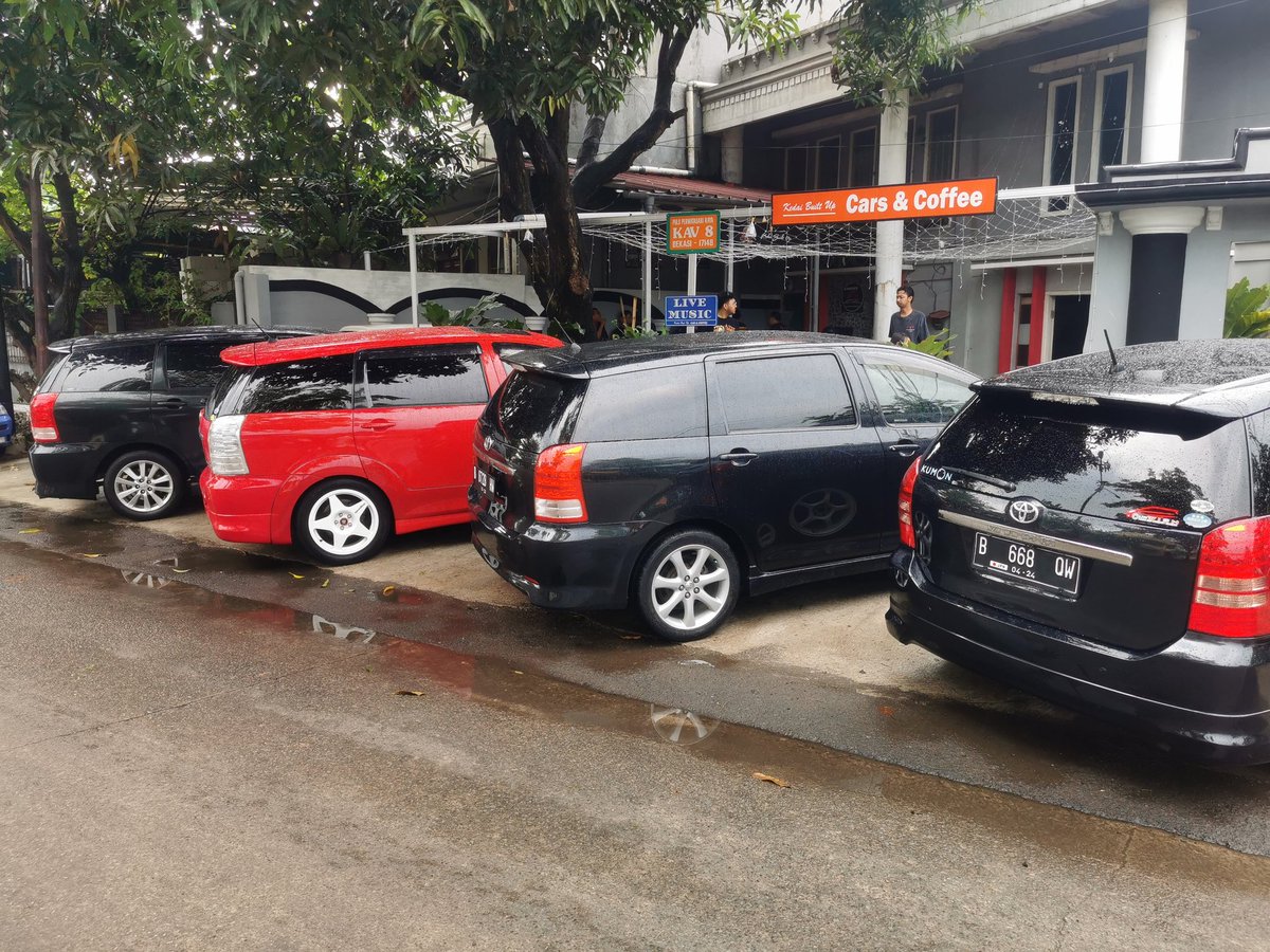ywibisono's tweet photo. Om @pergijauh ditunggu di Kedai Built up https://t.co/csZBy7mxnb