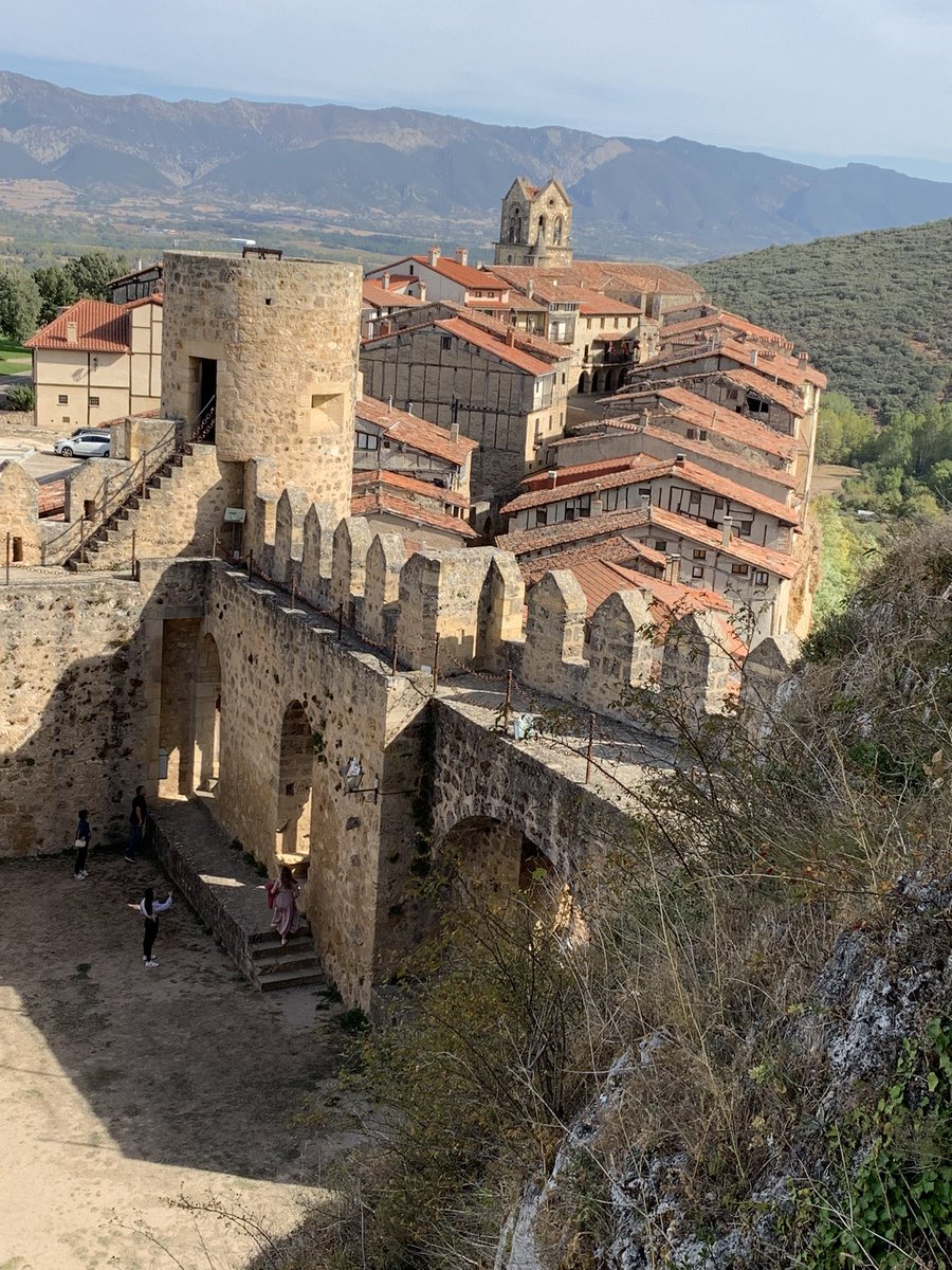 MadinaED's tweet photo. #PaseosdeMadinaED Frías. Excursión familias a las #Merindades. #NortedeBurgos https://t.co/q8TfemiMpn