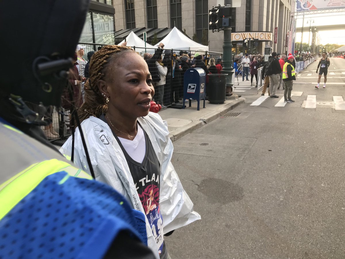 Californian Mary Beasley is the first woman to finish the 2022 Detroit Free Press Marathon#freepmarathon