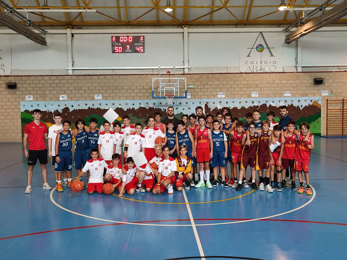 abacodeportes's tweet photo. Finaliza el triangular, y con ello una mañana entera de baloncesto en el Colegio Ábaco, por y para ellos.
Agradecer a @DistritOlimpico y @cbalcobendas su predisposición y facilidades en todo momento. 
Os deseamos mucha suerte para este año.
#TriangularU12OtoñoAbaco https://t.co/0vxoKmLgYj