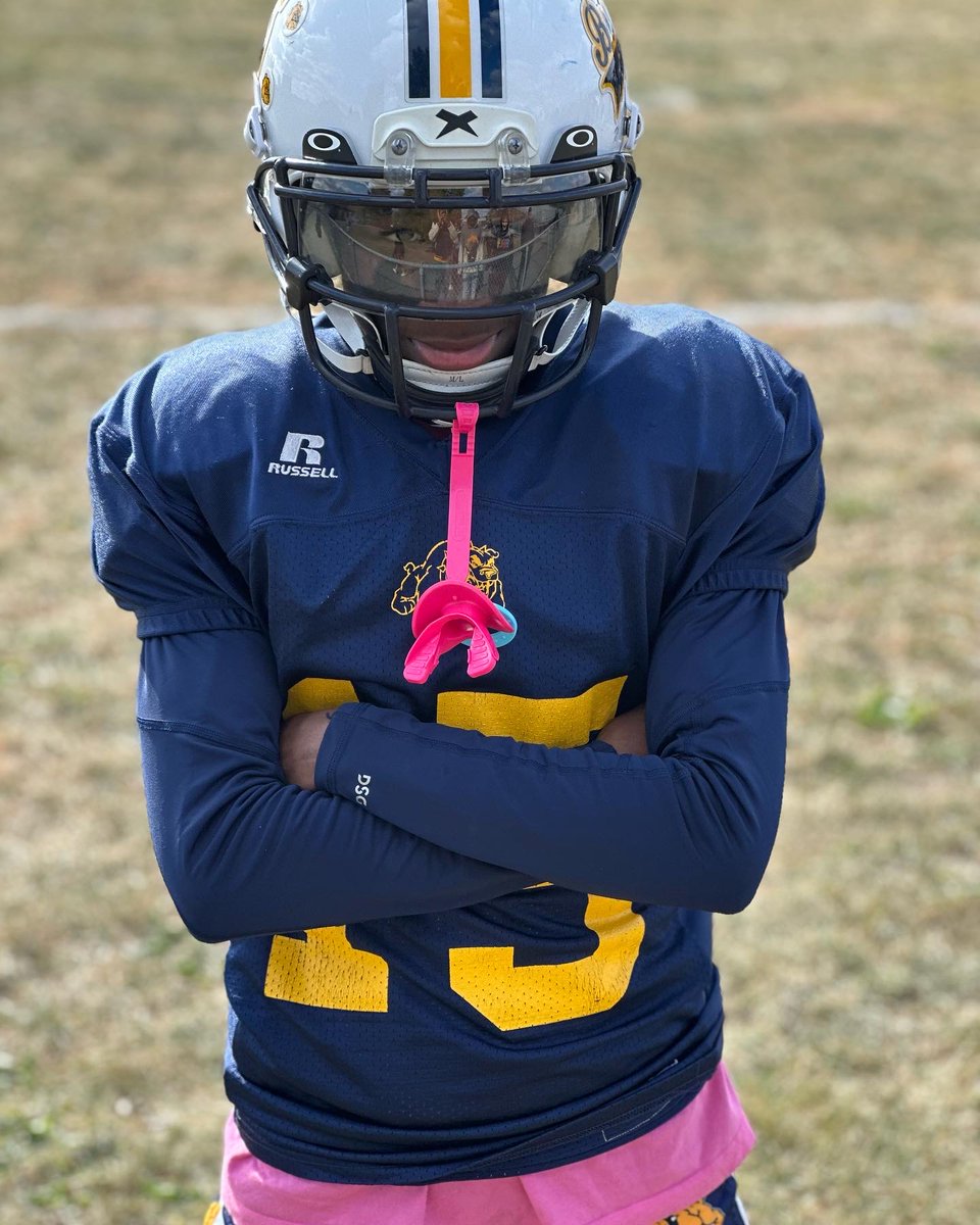 caught_up1's tweet photo. We are so proud of our mentee Devin with the Game winning touchdown on yesterday!! EEVPA Bulldogs over the Pershing Doughboys! https://t.co/2rVoSNSssh