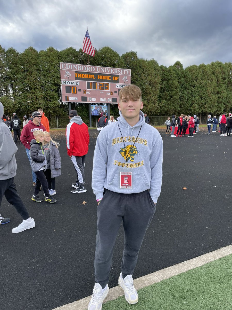 Thank you <a href="/Coach_Tiz/">Travis Tislaretz</a> and <a href="/EdinboroFB/">Edinboro Football</a> for having me up yesterday.  Campus was great, energy of staff was great. @CoachHartungEU @BHCougars <a href="/CoachHayward/">Zack Hayward</a>