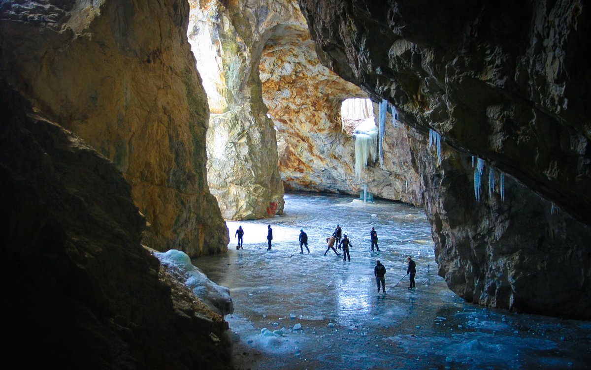 hockey_samurai's tweet photo. Think you've got a good local rink? North of Buckingham, Quebec hockey goes underground (literally) in an abandoned mine. https://t.co/0C5FTfJ2lk
