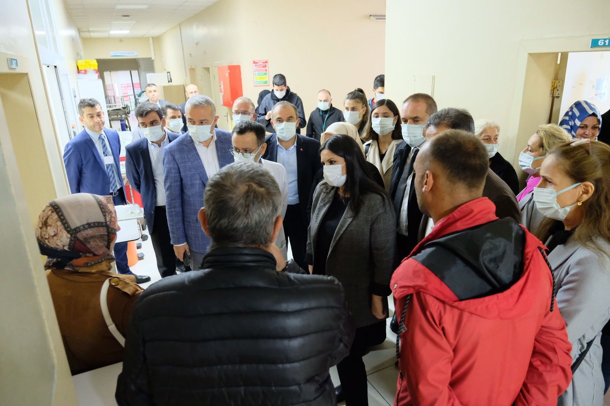 AvHalilFirat's tweet photo. 📍#Bartın 

Bartın Devlet Hastanesi’nde Genel Başkan Yardımcımız Sn.@jsarieroglu ile Amasra’da meydana gelen elim maden kazasında yaralanan kardeşlerimize ve ailelerine geçmiş olsun ziyaretinde bulunduk.

Rabbim tüm yaralılarımıza acil şifalar versin. https://t.co/RwjwtR64h9