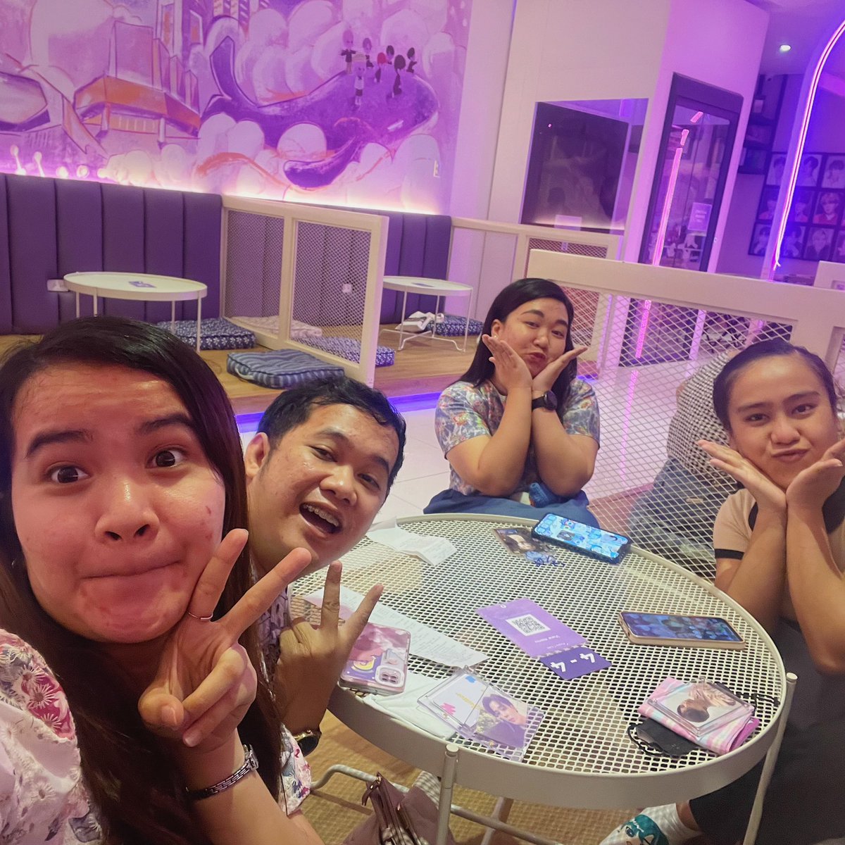 luckychp00's tweet photo. Finally nakapunta na kami sa @Purple7Cafe . ☺️ A well spent day with @purplemintae95_ and @Tata95v_ 

To more trips like this. Hihi. Mga overnight naman yung next. 🤣 https://t.co/OIMKmuzbhg