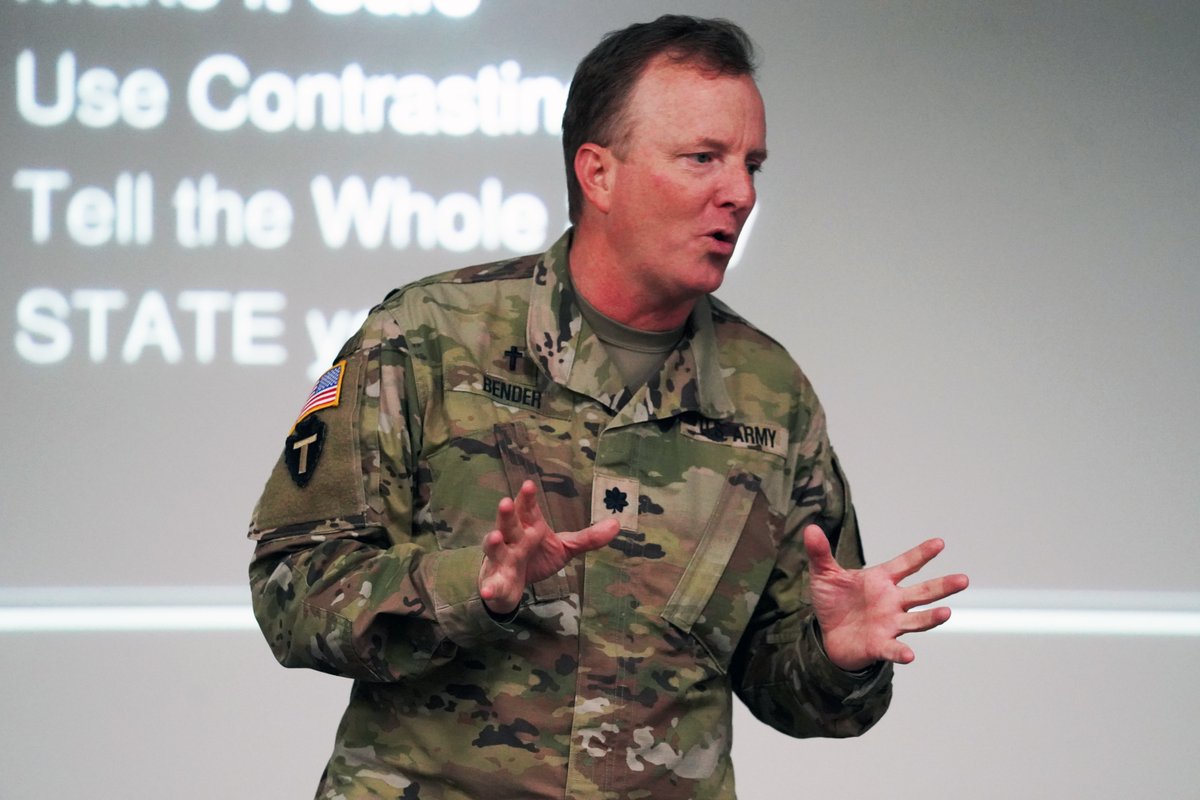 TXMilitary's tweet photo. Chaplain (LTC) Benjie Bender spoke at a two-day seminar focused on benefits available to TMD service members. If you are interested in joining the Chaplain’s Corps visit https://t.co/F6bY8R6Cpj. #ChaplainsCorner #36ID https://t.co/YmugPYx4qL